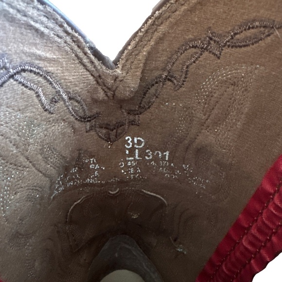 Tony Lama Tillie cowgirl leather boots, size 3D. Manufactured distressed look. - Picture 5 of 5